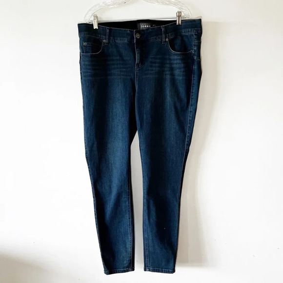 Torrid Premium Denim Size 18R Dark Wash Bombshell Skinny Jean Madrid Blue Plus - Picture 9 of 10